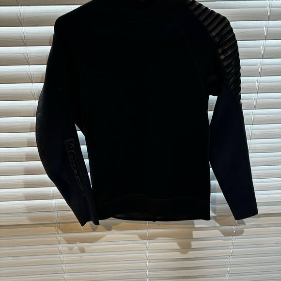 Volcom Men’s Large Rash Guard - Picture 2 of 4